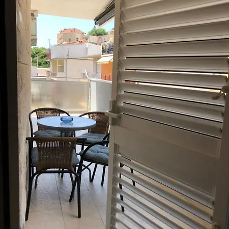 With Balcony - Near And Town Center Διαμέρισμα Omiš