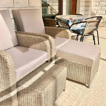 With Balcony - Near And Town Center Apartment *